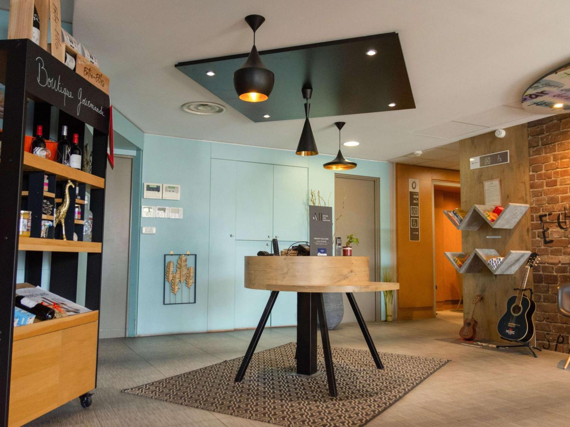 Hotel Ibis ナルボンヌ エクステリア 写真