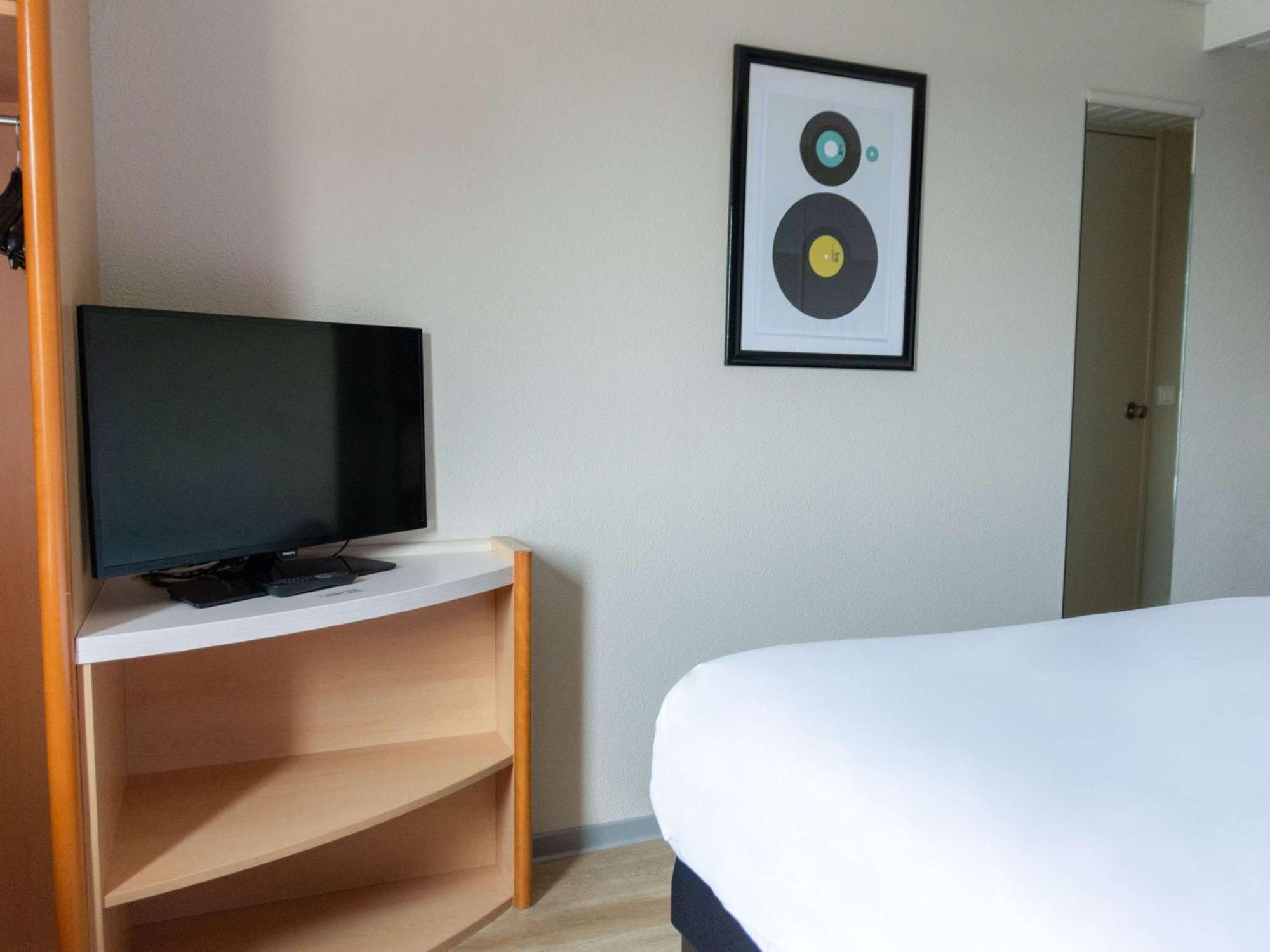 Hotel Ibis ナルボンヌ エクステリア 写真